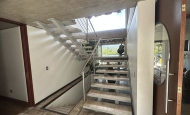 Regia casa  Cerró Calán, Los Dominicos