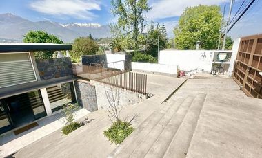 Regia casa  Cerró Calán, Los Dominicos