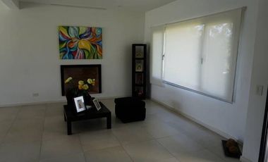 Venta Casa 3 Dormitorios Impecable en Los Sauces