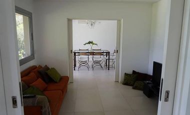 Venta Casa 3 Dormitorios Impecable en Los Sauces