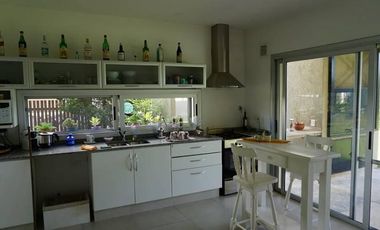 Venta Casa 3 Dormitorios Impecable en Los Sauces