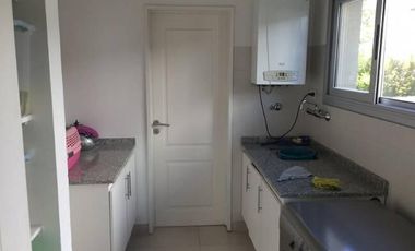 Venta Casa 3 Dormitorios Impecable en Los Sauces