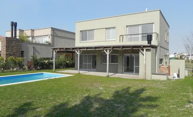 Venta Casa 3 Dormitorios Impecable en Los Sauces
