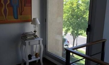 Venta Casa 3 Dormitorios Impecable en Los Sauces