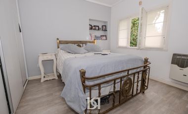 CASA CON PISCINA EN VENTA BARRIO CONSTITUCIÓN
