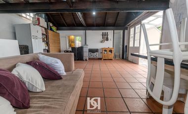 CASA CON PISCINA EN VENTA BARRIO CONSTITUCIÓN