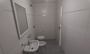 TRES DPTOS.DOS AMBIENTES EN ALQUILER