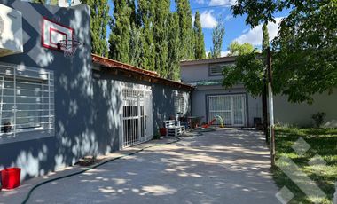 ALQUILER Casa Quinta 4 dormitorios - Plottier, Neuquén.