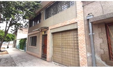 AMPLIA CASA SOLIDA QUINTA NORMAL