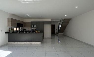 Casa en Renta en Coto Abeto, Parques Vallarta, Zapopan