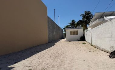 CASA EN VENTA MERIDA, PLAYA CHICXULUB, 2DA FILA, ENTREGA INMEDIATA.