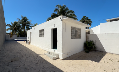 CASA EN VENTA MERIDA, PLAYA CHICXULUB, 2DA FILA, ENTREGA INMEDIATA.