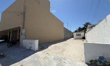 CASA EN VENTA MERIDA, PLAYA CHICXULUB, 2DA FILA, ENTREGA INMEDIATA.