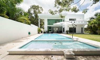 Casa en Venta y Renta en Residencial Campestre Cancún