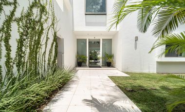 Casa en Venta y Renta en Residencial Campestre Cancún
