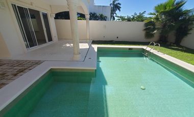 CASA EN RENTA  3 REC CON ALBERCA PRIVADA EN PLAYA DEL CARMEN