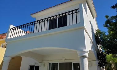 CASA EN RENTA  3 REC CON ALBERCA PRIVADA EN PLAYA DEL CARMEN
