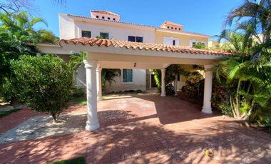 CASA EN RENTA  3 REC CON ALBERCA PRIVADA EN PLAYA DEL CARMEN