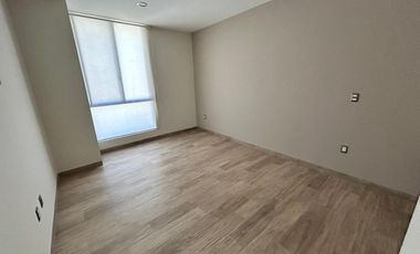 Lomas de Molino III CASA en RENTA, tres recámaras con baño y vestidor. La Campiña, Gran Jardín