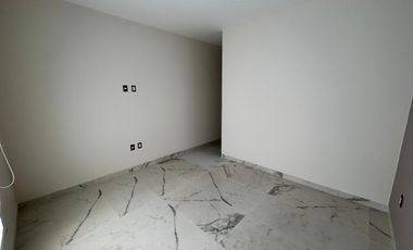 Lomas de Molino III CASA en RENTA, tres recámaras con baño y vestidor. La Campiña, Gran Jardín