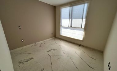 Lomas de Molino III CASA en RENTA, tres recámaras con baño y vestidor. La Campiña, Gran Jardín
