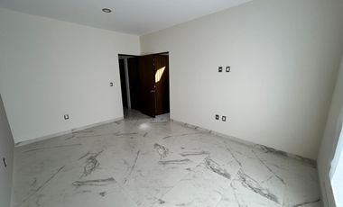 Lomas de Molino III CASA en RENTA, tres recámaras con baño y vestidor. La Campiña, Gran Jardín