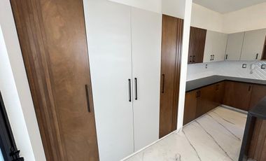 Lomas de Molino III CASA en RENTA, tres recámaras con baño y vestidor. La Campiña, Gran Jardín