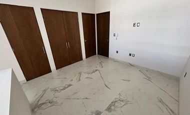 Lomas de Molino III CASA en RENTA, tres recámaras con baño y vestidor. La Campiña, Gran Jardín