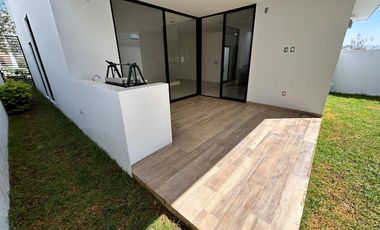 Lomas de Molino III CASA en RENTA, tres recámaras con baño y vestidor. La Campiña, Gran Jardín