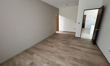 Lomas de Molino III CASA en RENTA, tres recámaras con baño y vestidor. La Campiña, Gran Jardín