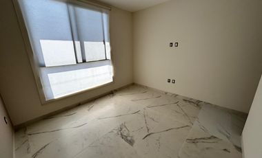 Lomas de Molino III CASA en RENTA, tres recámaras con baño y vestidor. La Campiña, Gran Jardín