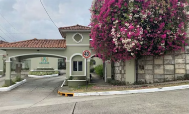 VENDO CASA PH VILLA DE LAS AZORES EN VILLA LUCRE