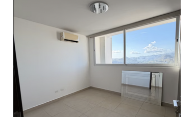CONDADO DEL REY / KINGS PARK / 97M / 2 HABITACION / BALCON