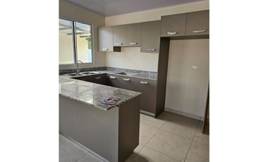 Casa en alquiler en Versalles del Oeste, La Chorrera (AR)
