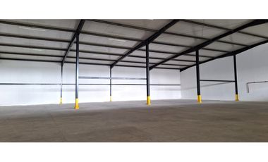 Venta de Galera de 2.200 metros en Parque Industrial de Las Américas