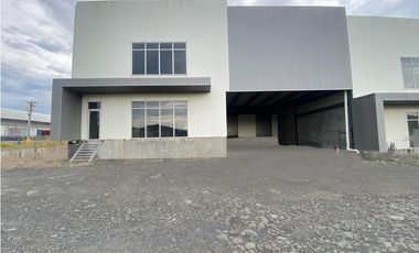 Alquiler de Galera de 1,283.85 en Villa Zaita