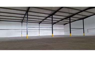 Alquiler de Galera 2.200 metros en Parque Industrial de Las Américas