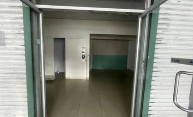 Alquiler o venta de local de 100 mts en Ph Central Park/ 12 de Octubre