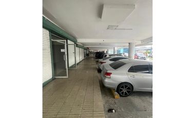 Alquiler o venta de local de 100 mts en Ph Central Park/ 12 de Octubre