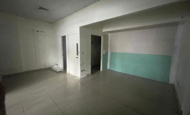 Alquiler o venta de local de 100 mts en Ph Central Park/ 12 de Octubre