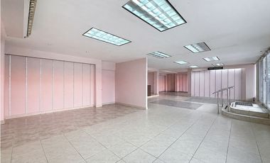 Alquiler de local comercial en Avenida Simon Bolivar