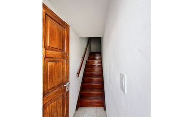 DEPARTAMENTO 1 DOR - 1ER PISO POR ESCALERA- ROCA 1220