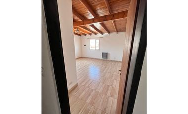 DEPARTAMENTO 1 DOR - 1ER PISO POR ESCALERA- ROCA 1220