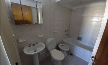Departamento 1 Dormitorio con Balcón Frente a Plaza de Godoy Cruz