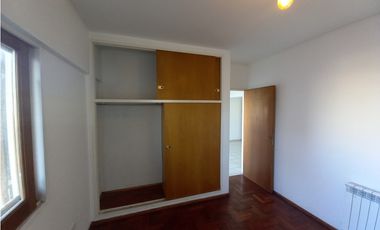 Departamento 1 Dormitorio con Balcón Frente a Plaza de Godoy Cruz