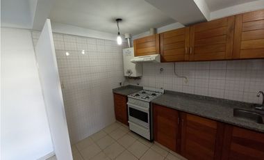 Departamento 1 Dormitorio con Balcón Frente a Plaza de Godoy Cruz