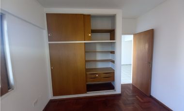Departamento 1 Dormitorio con Balcón Frente a Plaza de Godoy Cruz