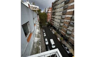 DEPARTAMENTO 2 AMBIENTES A LA CALLE CON BALCON - CENTRO