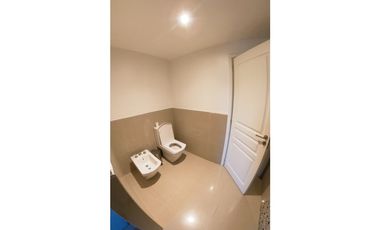 VENTA - Casa 6 ambientes de 2 plantas con pileta - RUMENCO