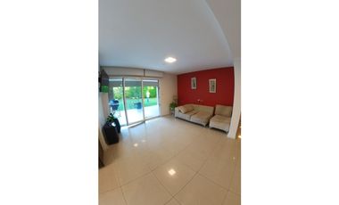 VENTA - Casa 6 ambientes de 2 plantas con pileta - RUMENCO